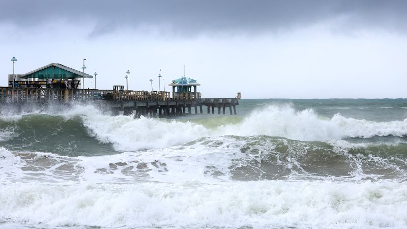 Nicole weakens to a tropical storm after striking Florida’s east coast as the first US hurricane in November in nearly 40 years – CNN
