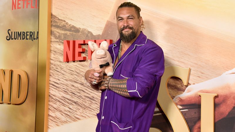 Jason Momoa wasn’t able to take his pet pig to the ‘Slumberland’ premiere — so he improvised | CNN