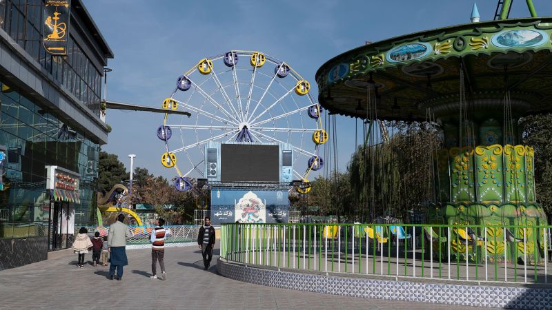 Afghanistan: Women stopped from entering amusement parks in Kabul