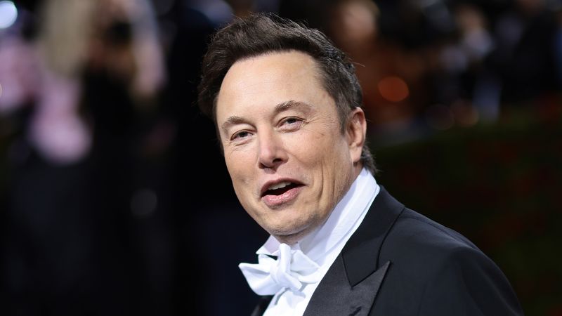 Elon Musk's Twitter faces its 'Titanic' moment as executives and advertisers flee while trolls run rampant | CNN Business