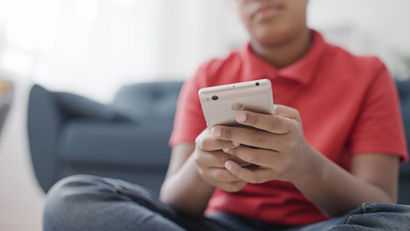 Report Young teens are stumbling across porn