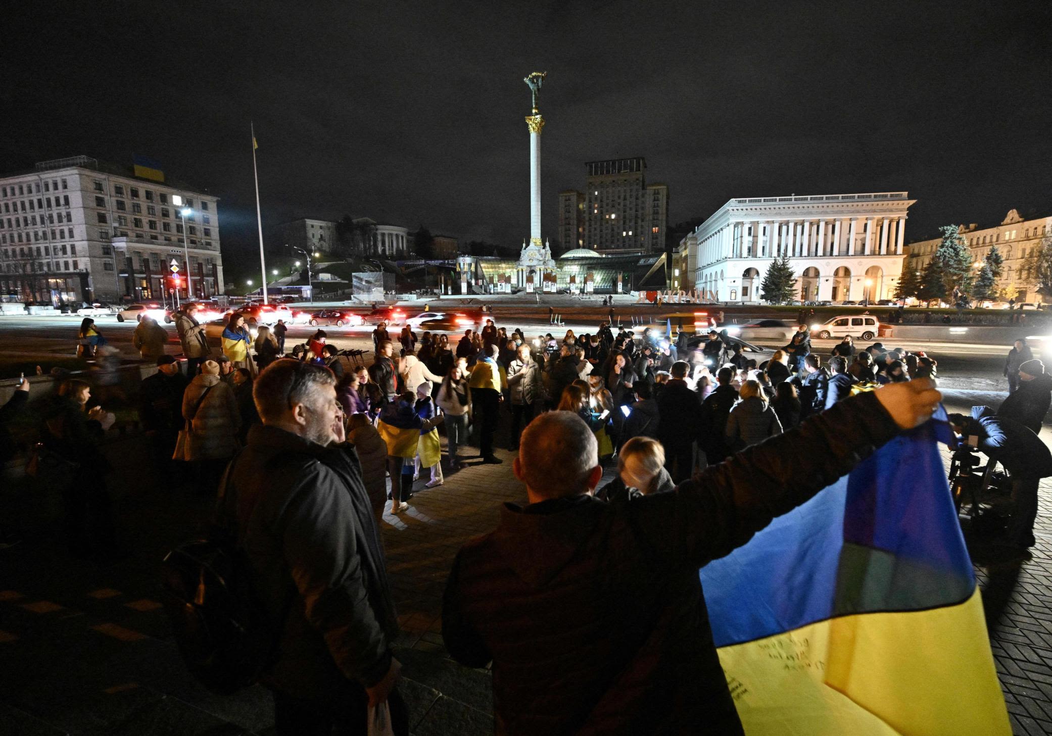 Russian flag comes down in Kherson, but Ukraine sees a trap