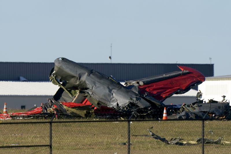 Dallas air show collision 6 dead after pair of vintage military