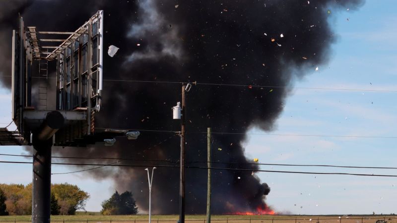 6 dead after a pair of vintage military aircraft collided at a Texas air show | CNN