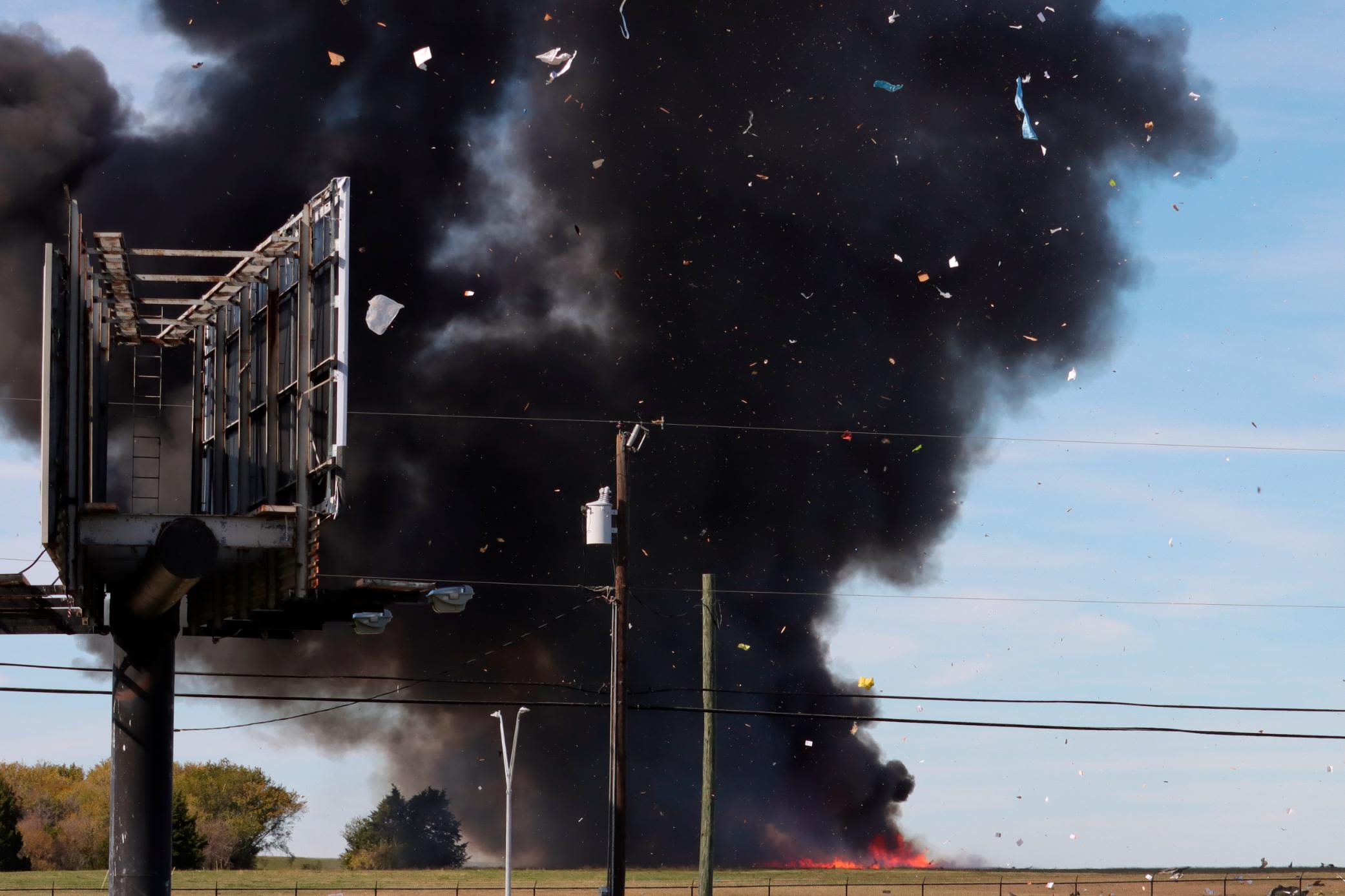 Dallas air show collision: 6 dead after pair of vintage military aircraft  collide midair in Texas | CNN