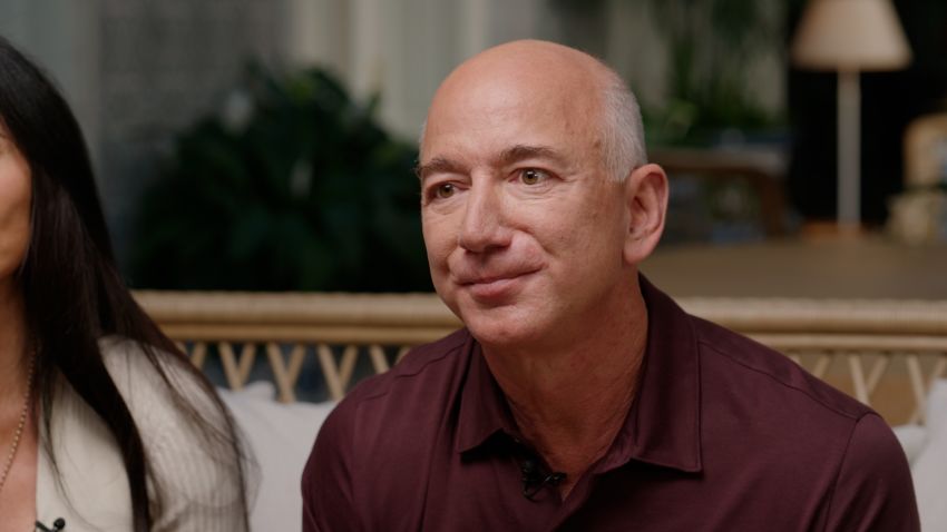 Jeff Bezos says for the first time that he will give most of his money to charity