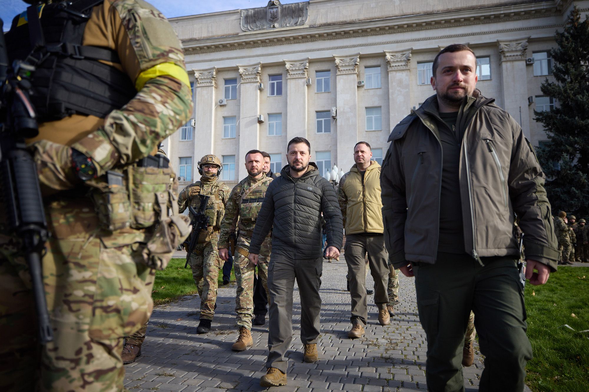 Kherson: Zelensky visits reclaimed city, accuses Russia of war crimes | CNN