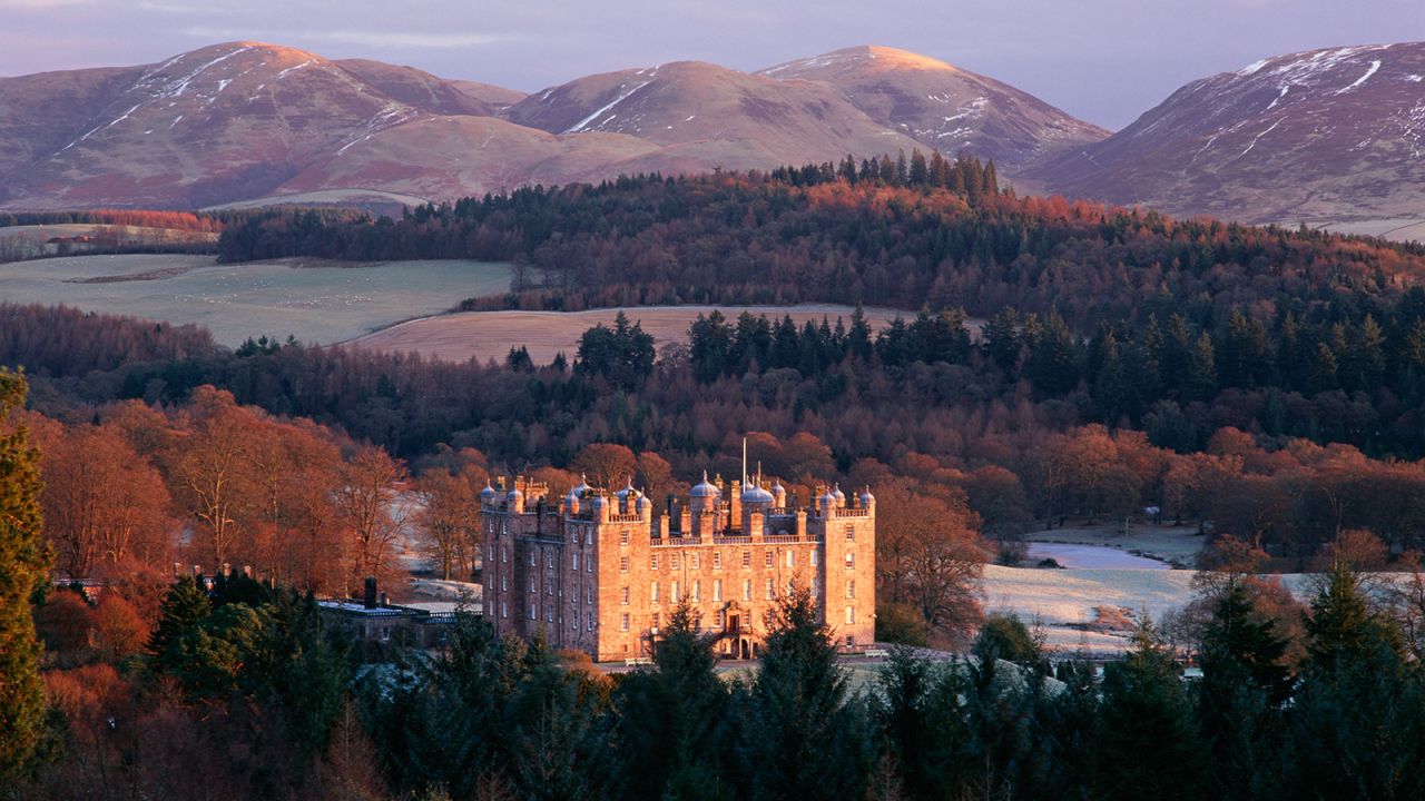 <strong>Southern Scotland:</strong> Don't miss a chance to explore Drumlanrig Castle in Dumfries and Galloway and Southern Scotland's other regions.