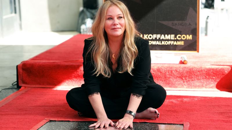 Why Christina Applegate went barefoot during Walk of Fame ceremony | CNN