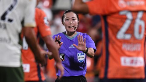 Referee Yoshimi Yamashita makes her debut at the Men's World Cup. 
