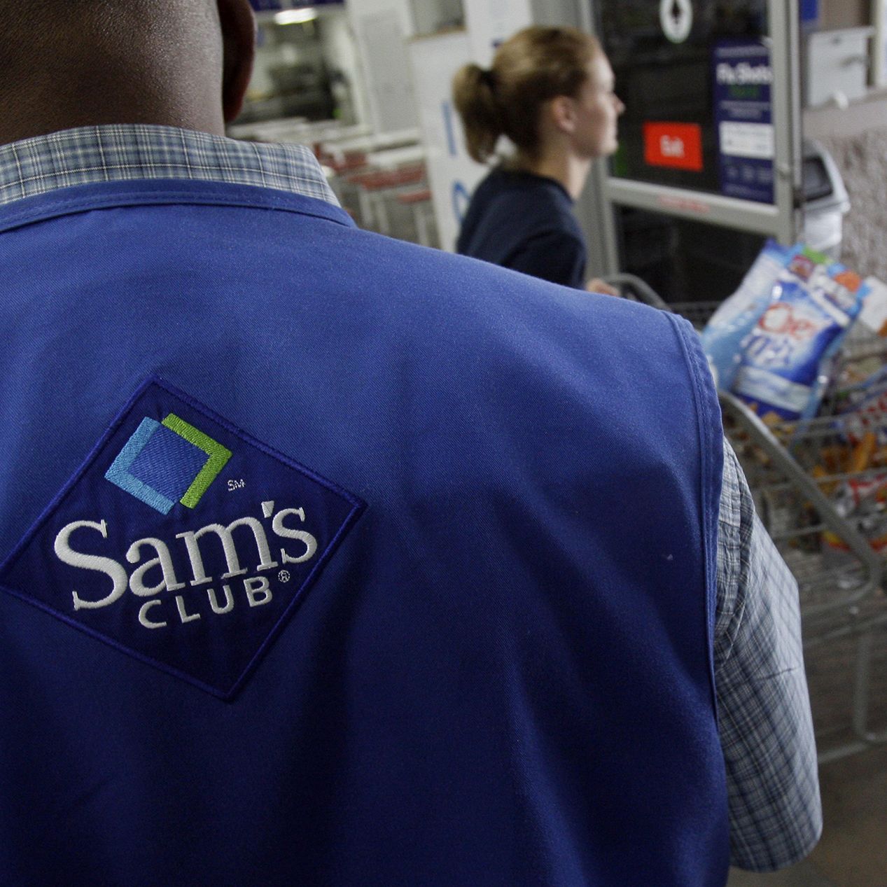 Look out, Costco. Sam's Club drops its hot dog combo to $ | CNN Business