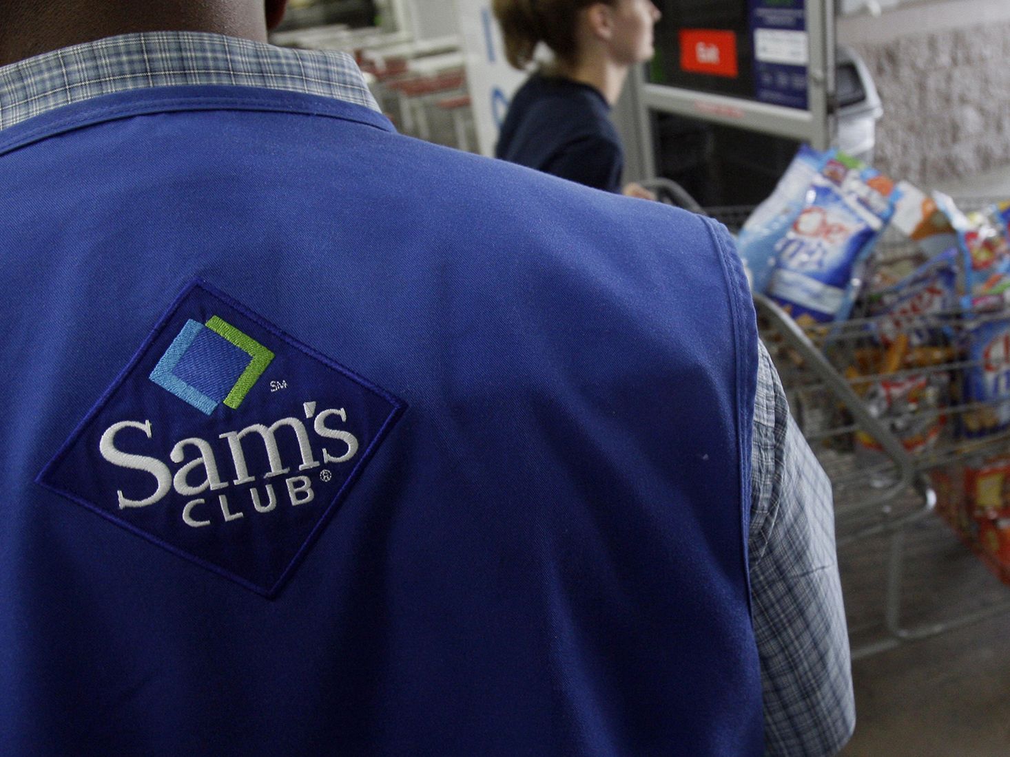 Look out, Costco. Sam's Club drops its hot dog combo to $ | CNN Business