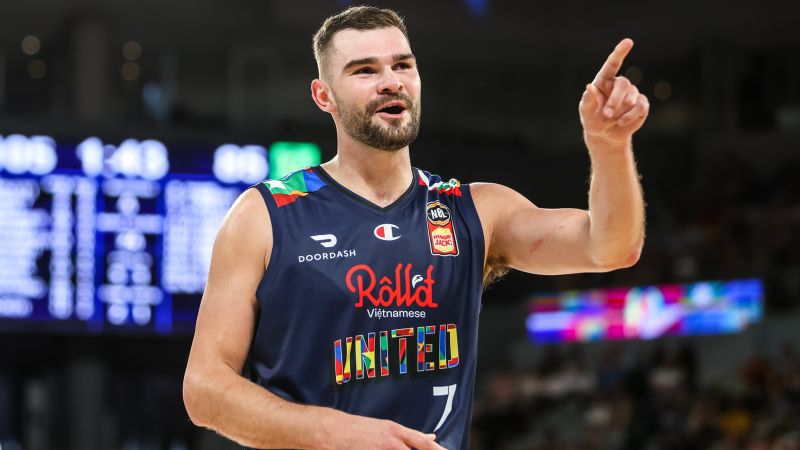 ‘I’m essentially starting a new life,’ says Isaac Humphries as he becomes the only openly gay man playing top-flight basketball | CNN