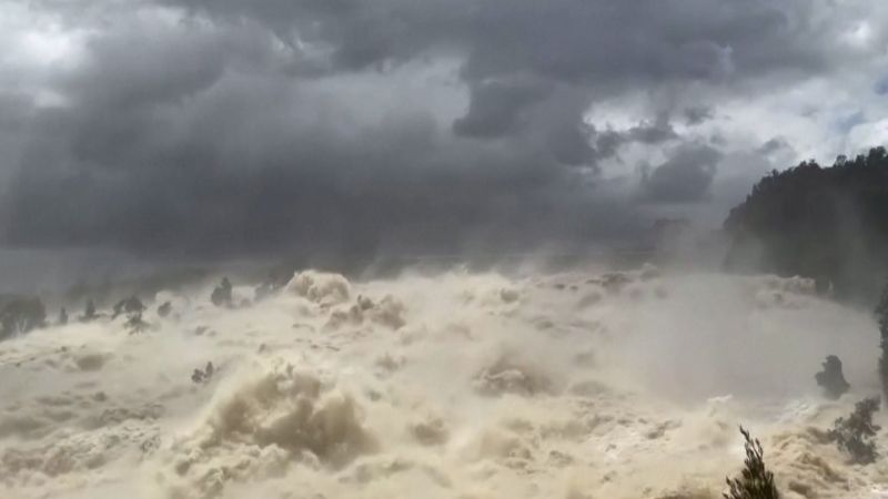 Watch: Floodwater in Australia overflows Wyangala Dam | CNN