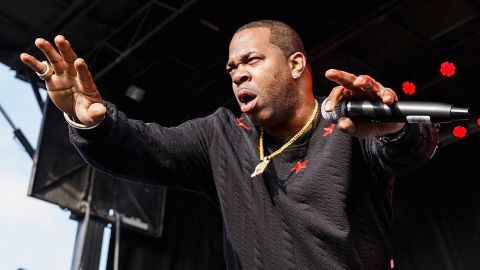 Busta Rhymes se produit lors du World Ski and Snowboard Festival le 15 avril 2017 à Whistler, au Canada.