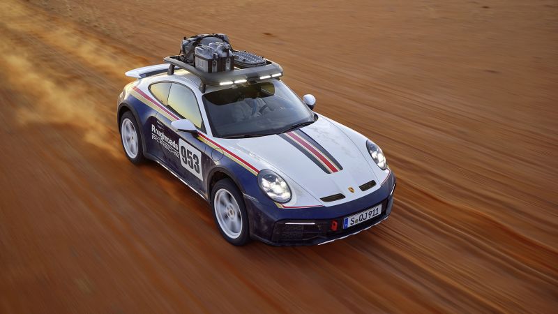 Porsche 911 Dakar combina desempenho e capacidade off-road