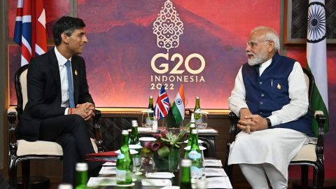 İngiltere Başbakanı Rishi Sunak ve Hindistan Başbakanı Narendra Modi, 16 Kasım 2022'de Endonezya'nın Nusa Dua kentinde ikili bir görüşme gerçekleştiriyor. 