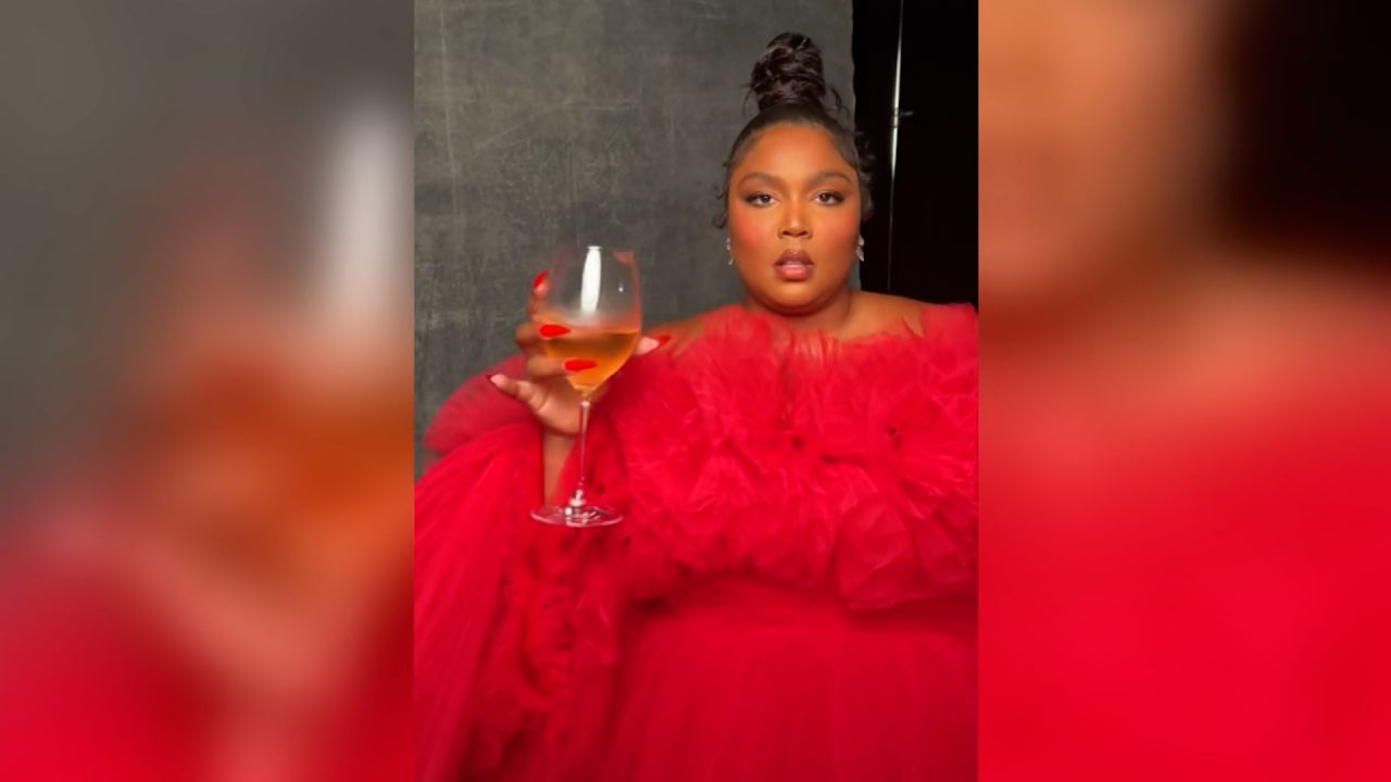 Lizzo loans dress orig thumb 1