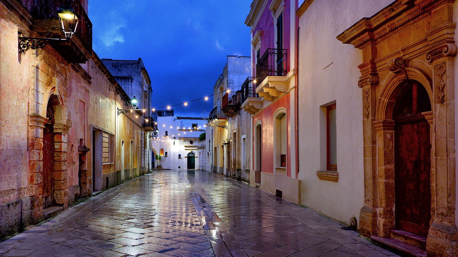 This pretty Italian town is paying people $30,000 to move there | CNN