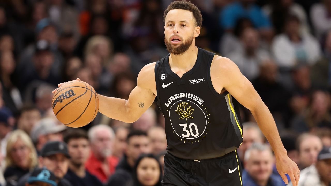 Omgaan pijn doen Ambient Steph Curry explodes for 50 points but Golden State Warriors still beaten  130-119 by Phoenix Suns | CNN