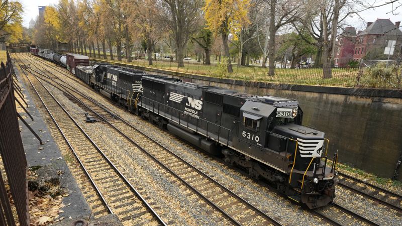 Freight railroads say strike can still be avoided | CNN Business