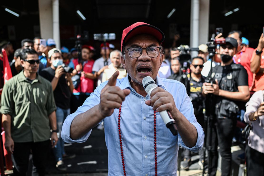 Malaysian opposition leader Anwar Ibrahim delivers a speech at a campaign rally in Kuala Lumpur.