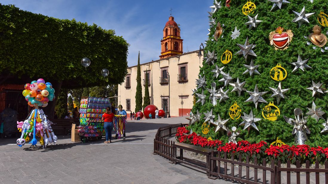 <strong>San Miguel de Allende, Mexico:</strong> This popular haven for artists is great place to celebrate Christmas with generally temperate, autumn-like weather.