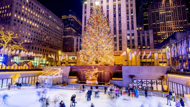 NEW YORK, NEW YORK - DECEMBER 22: A view of the Rockefeller Plaza ice skating rink with the annual Christmas tree on December 22, 2021 in New York City. (Photo by Roy Rochlin/Getty Images)