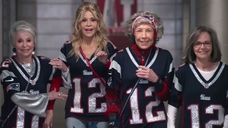 DVD REVIEW: Tom Brady may have scored but '80 for Brady' doesn't help its  actors