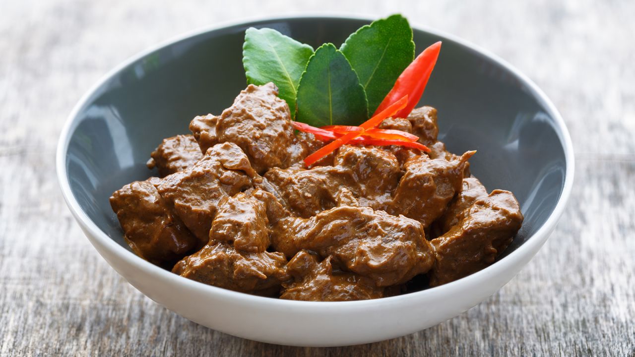 Beef rendang is unbelievably tender. The beef is coated with dry curry that has been stewed for hours.