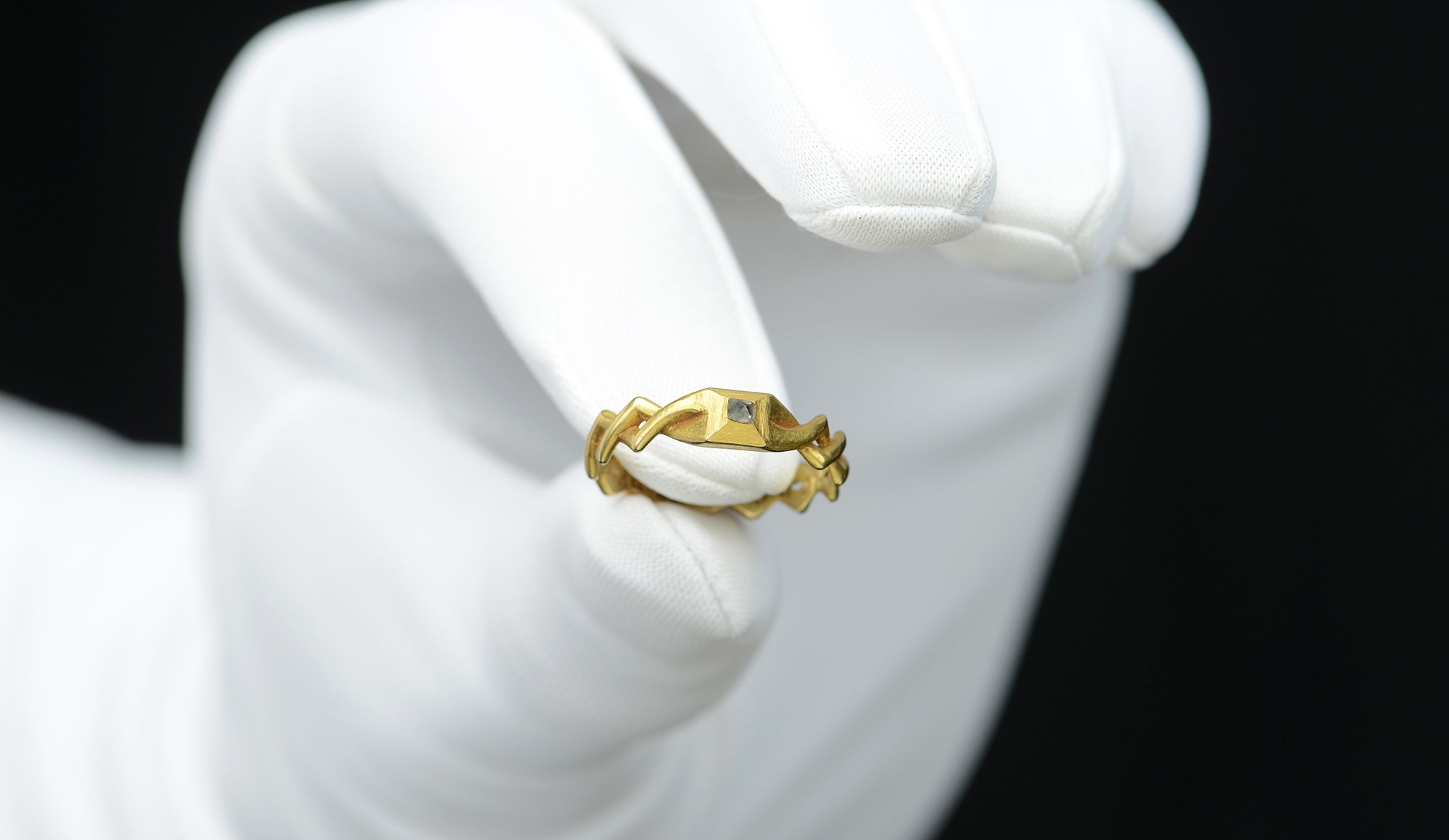 01 medieval diamond ring