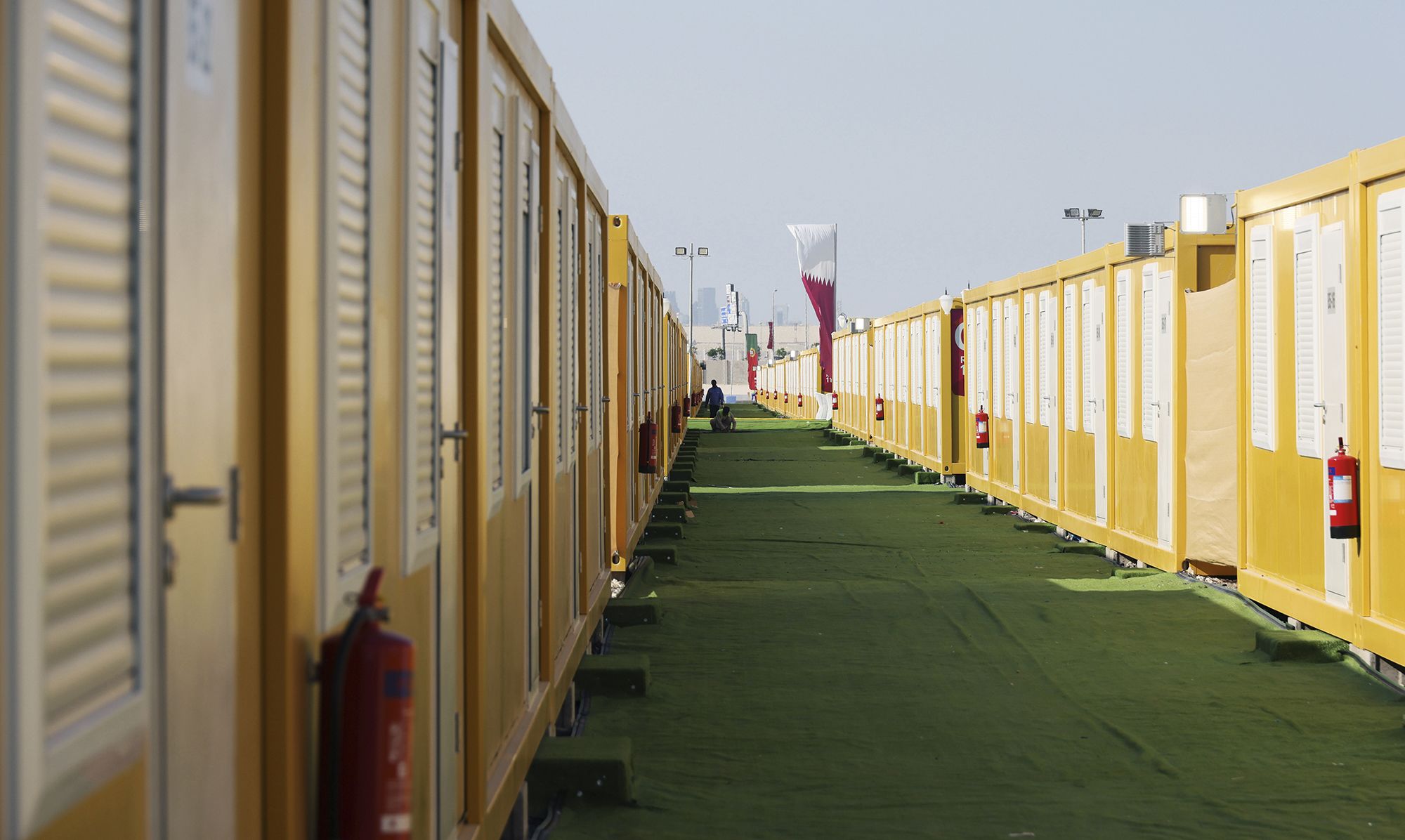 Qatar 2022: World Cup fans acclimatize to desert accommodation -- in tents  and portacabins | CNN