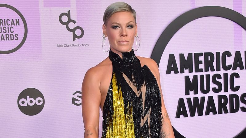 Pink delivers moving tribute to Olivia Newton-John at the American Music Awards | CNN