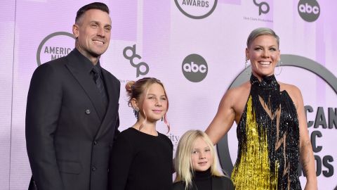 Carey Hart, left, Pink, right and their children Willow Sage Hart, from second left and Jameson Moon Hart. 