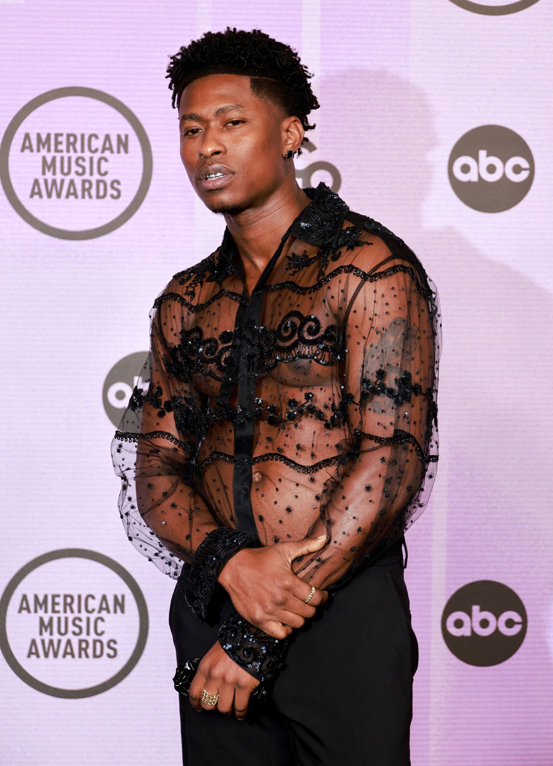 Best red carpet fashion at the 2022 American Music Awards | CNN