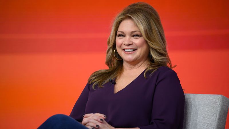 Valerie Bertinelli celebrates her divorce becoming official | CNN