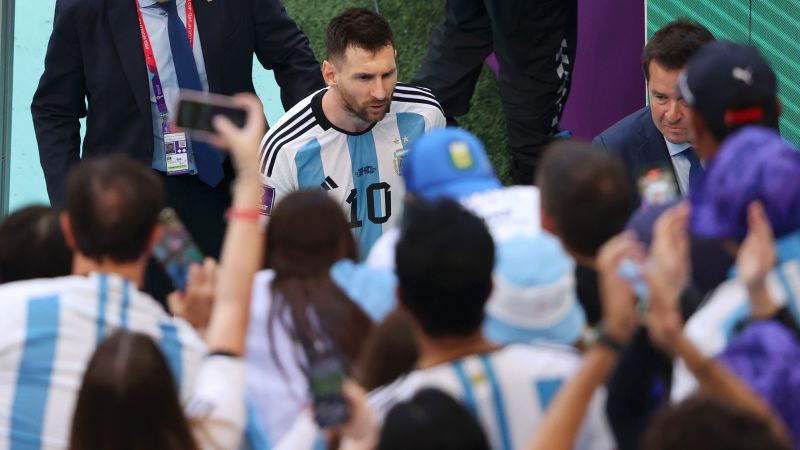 Lionel Messi face à la défaite après la surprise de la Coupe du monde