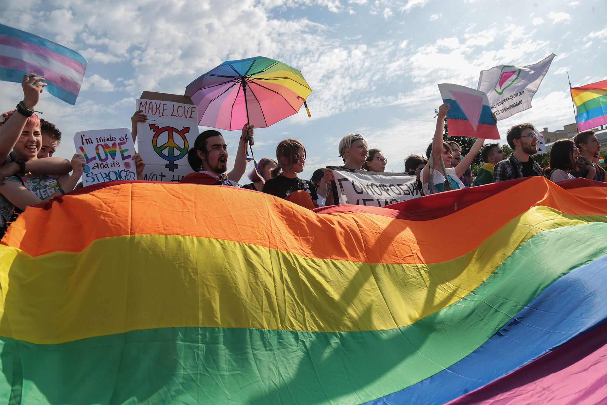 Russian LGBT propaganda law: State Duma passes amendments | CNN