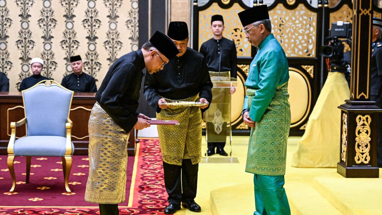 Anwar's swearing-in ceremony takes place at the National Palace in Kuala Lumpur on November 24, 2022.
