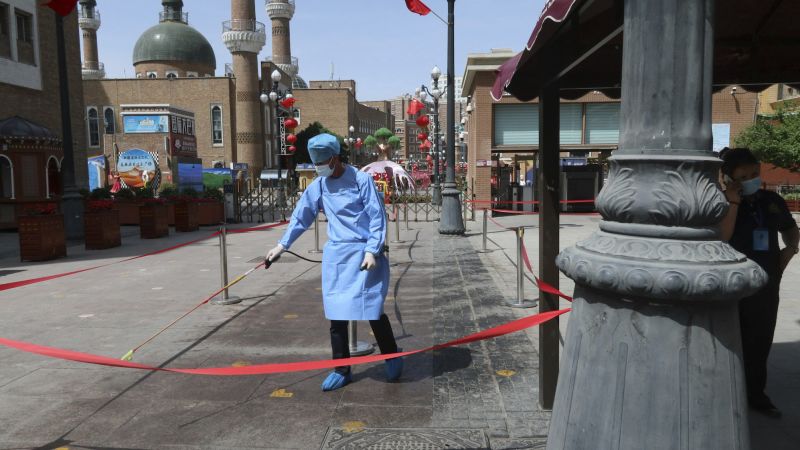 Covid versoepelt de afsluiting te midden van publieke woede over de dodelijke branden in Urumqi in China