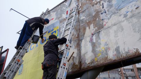 Russian billboards in Kherson are replaced with Ukrainian ones.