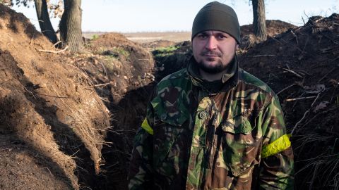 Tuman, der Kommandant eines ukrainischen Artilleriebataillons, an der Front.