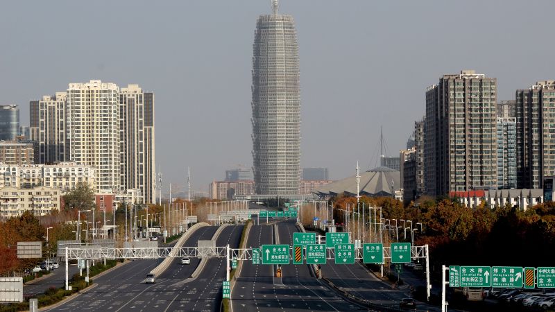Photo of China’s Zhengzhou, home to world’s largest iPhone factory, ends Covid lockdown