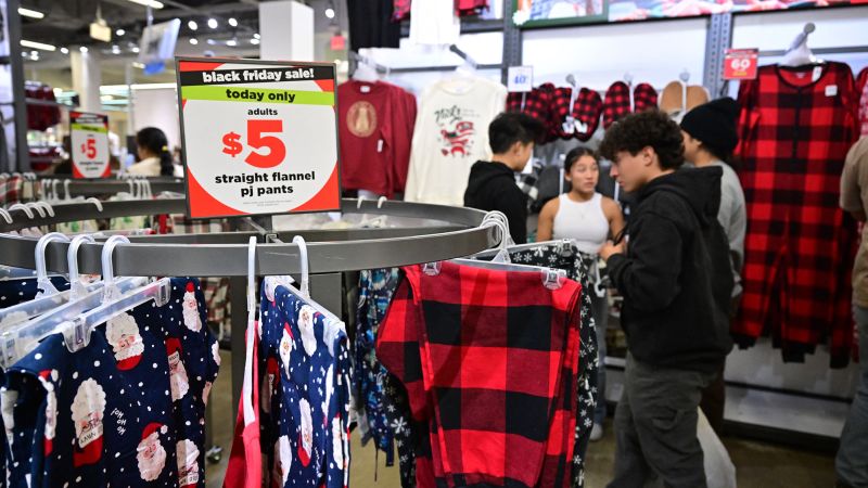 Who are the eager beaver holiday shoppers unhindered by inflation? Gen Z | CNN Business