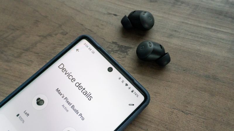 Galaxy buds live vs pixel buds hot sale