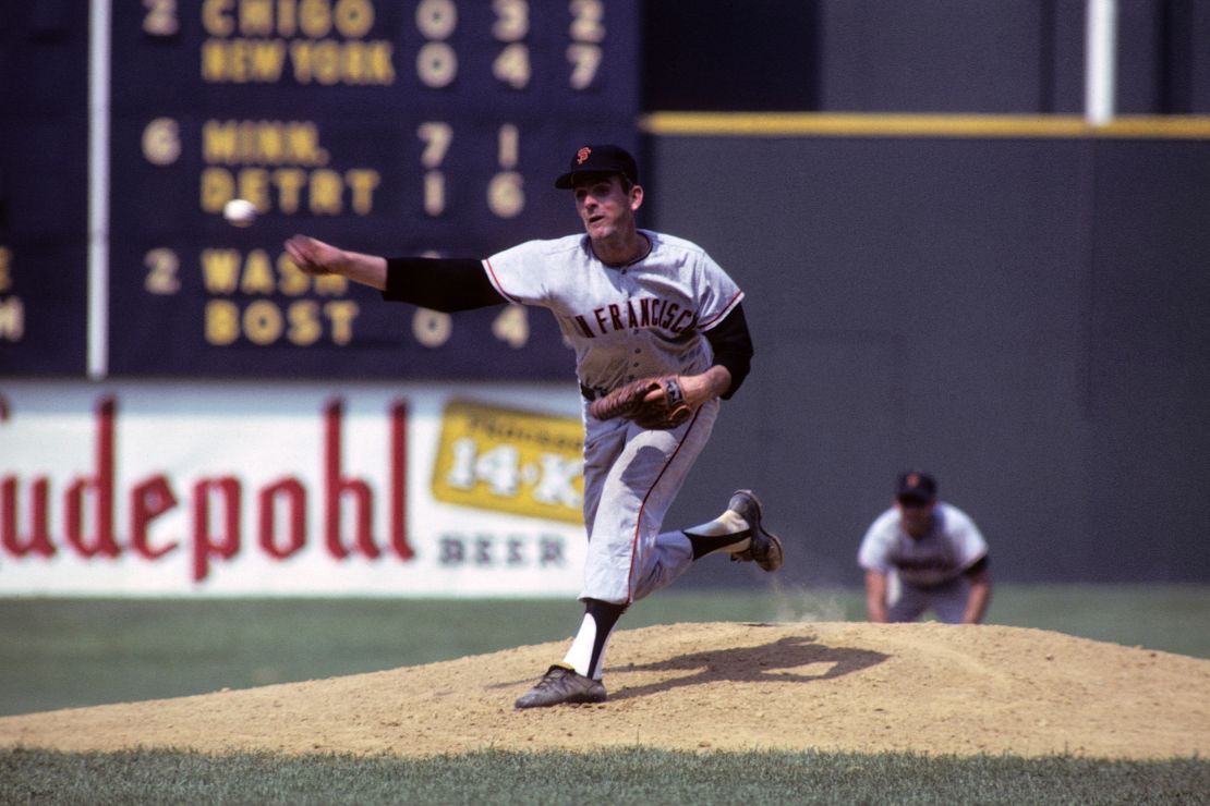 Pitcher Gaylord Perry of the San Francisco Giants throws a pitch during a game on June 26, 1966 against the Cincinnati Reds.
