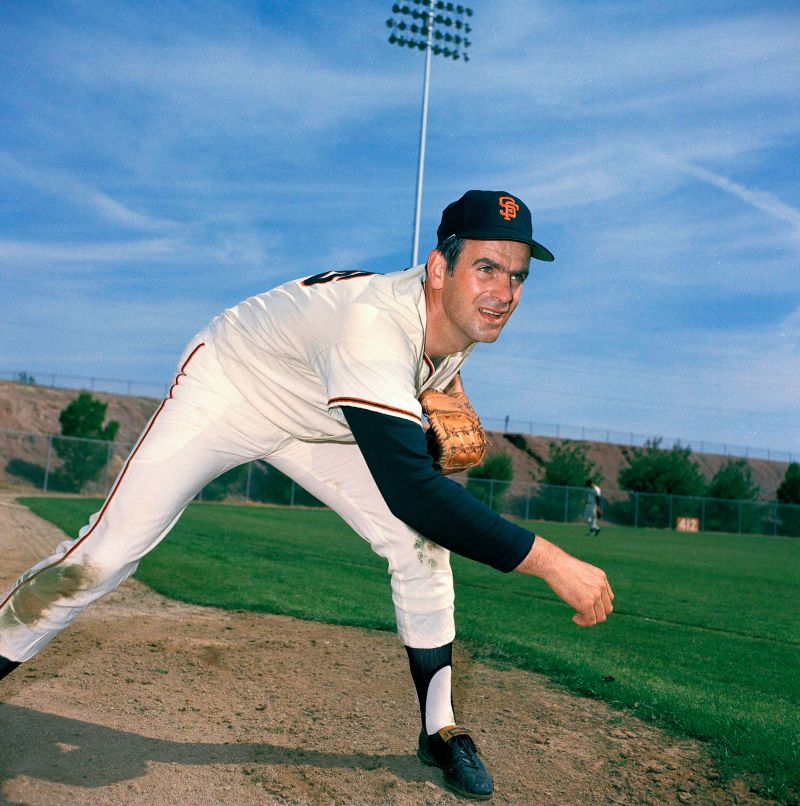 Hall Of Famer And Two-time Cy Young Winner Gaylord Perry Dead At 84 ...