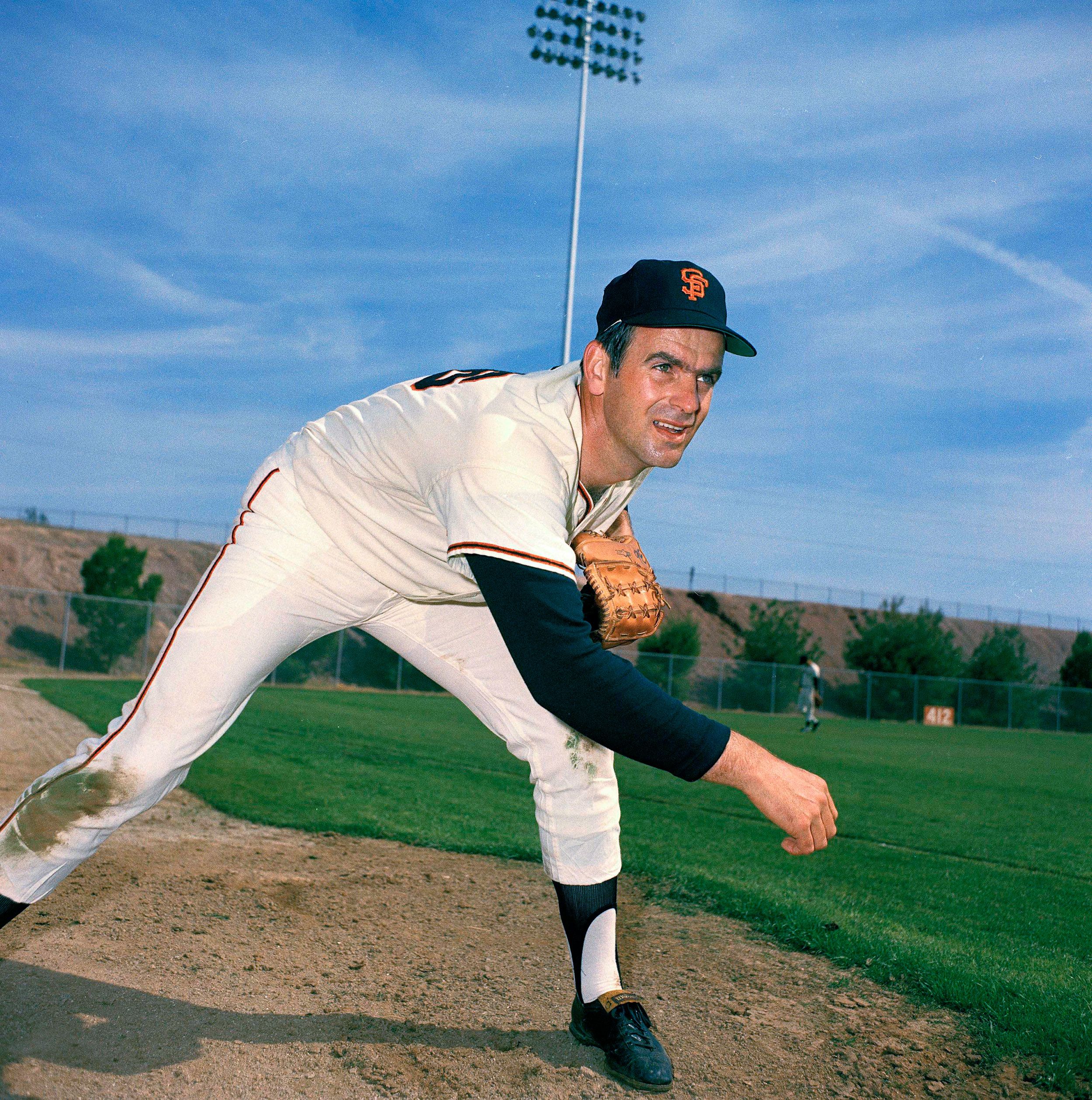 Gaylord Perry: Hall of Famer and two-time Cy Young winner dead at age 84
