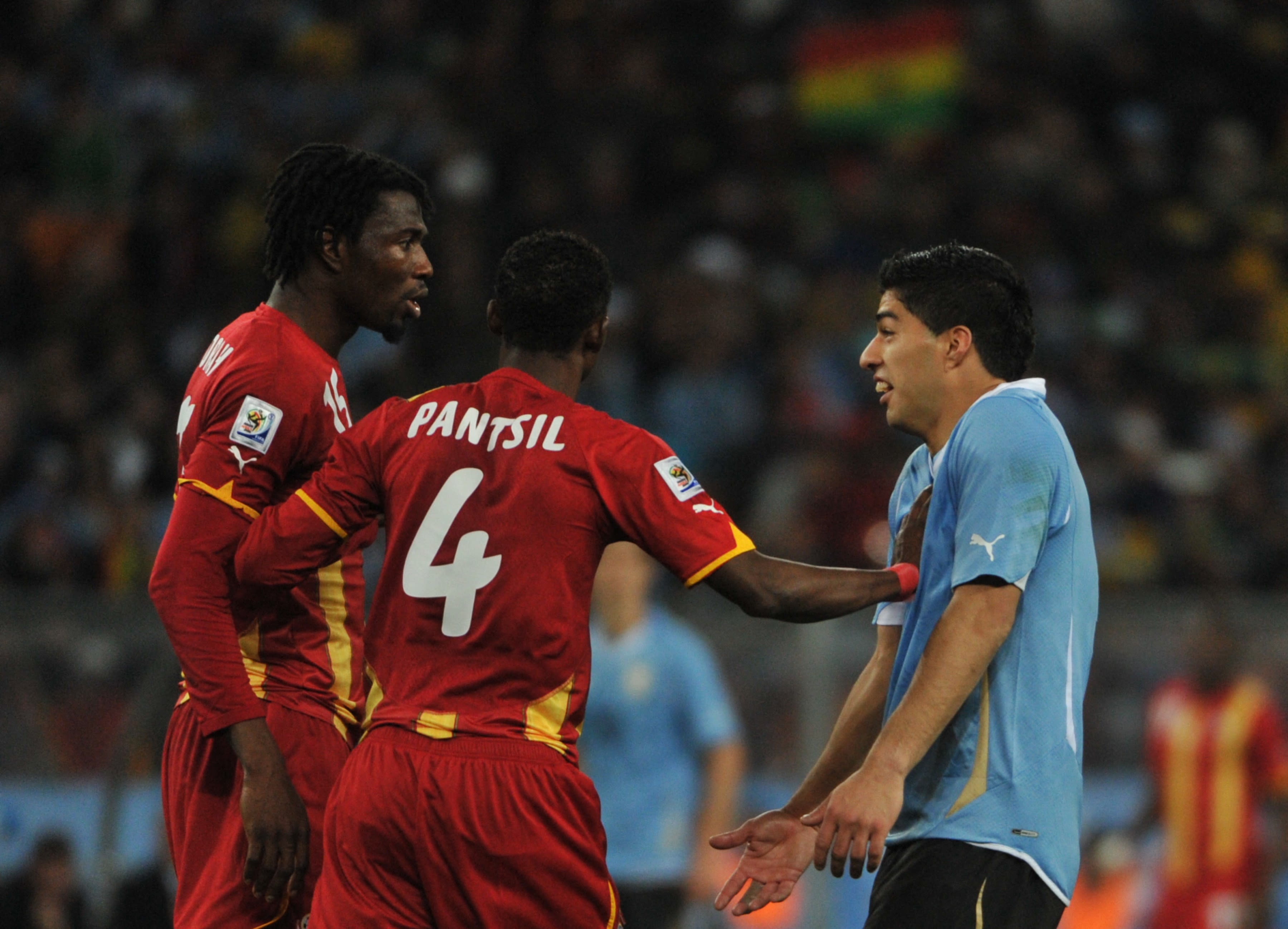 Luis Suarez of Uruguay reacts during a match between Uruguay and News  Photo - Getty Images