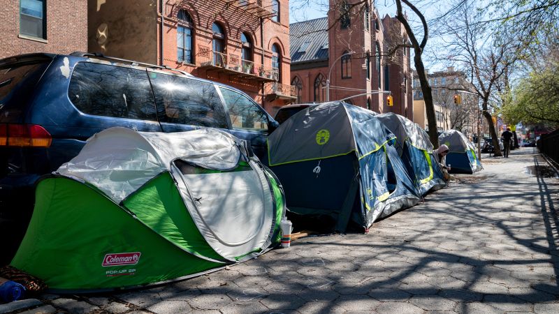 A tough have a look at New York’s controversial new strategy to the homeless | CNN Politics